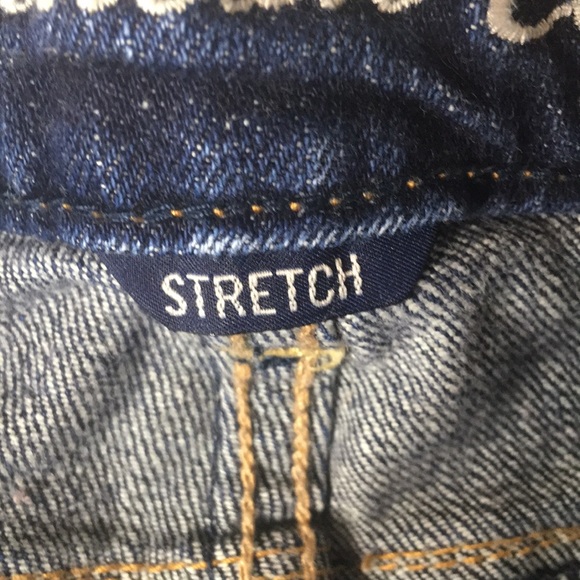 American Eagle Distressed Shorts Size 6 - Picture 8 of 9